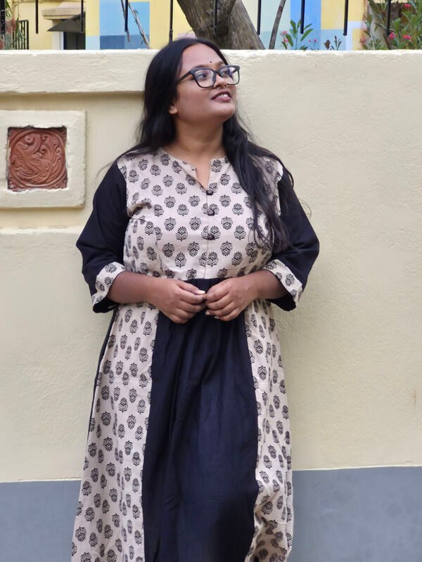 Black and beige cotton dress with pockets